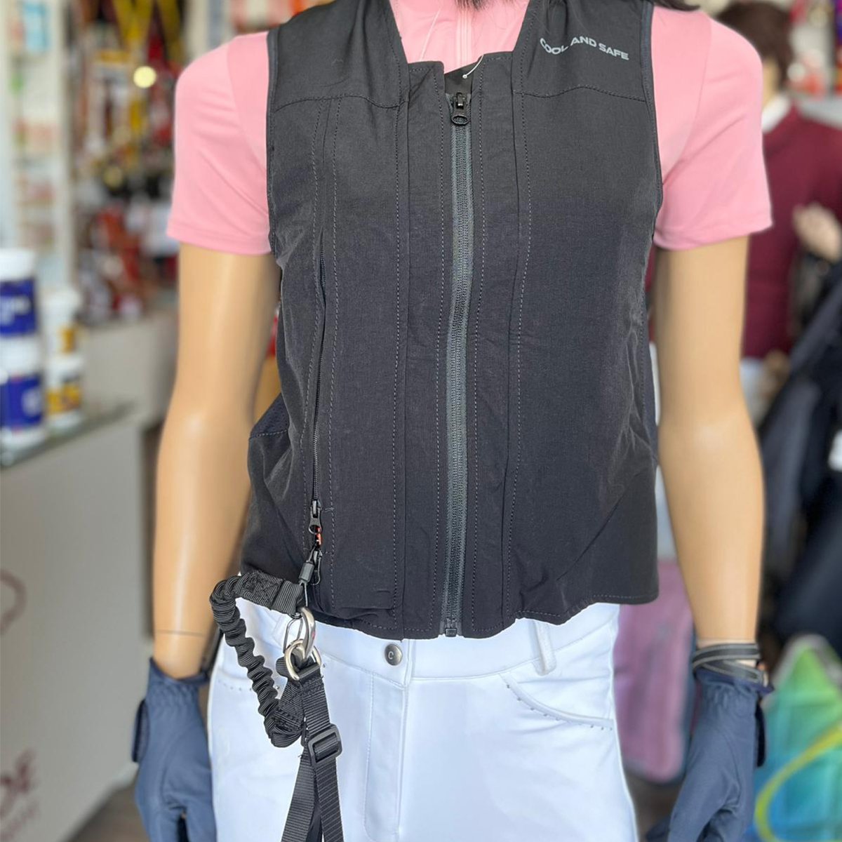 2604901111102 SYRIANA Cool and Safe Air Bag Vest - Image 1